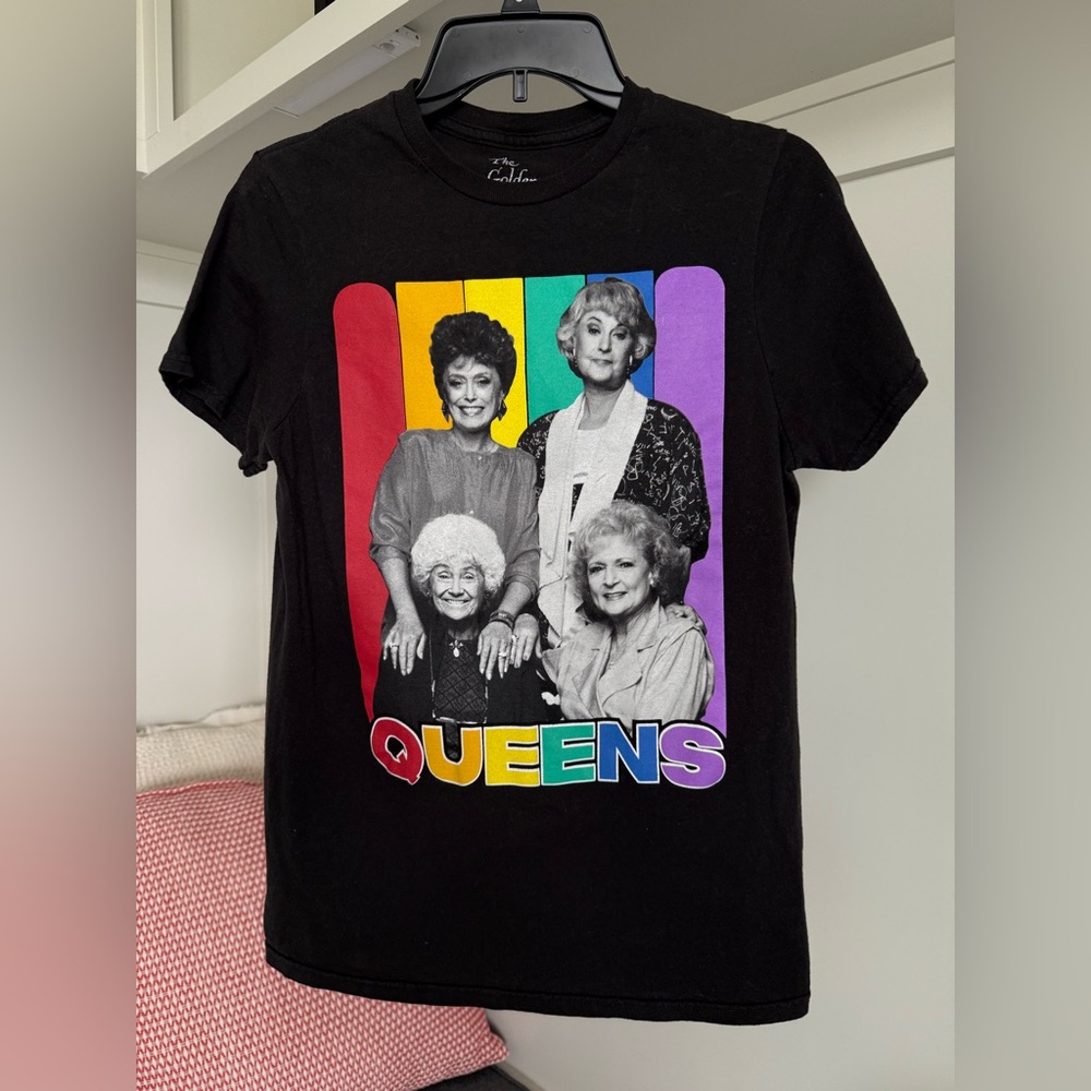 Golden Girls Black Graphic Tee with Bold Colorful Queens Design Size Small